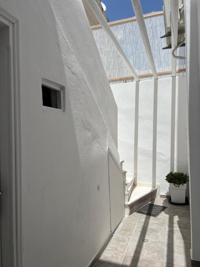 3 Bedroom House Included Free Car Rental Perissa  Exteriör bild